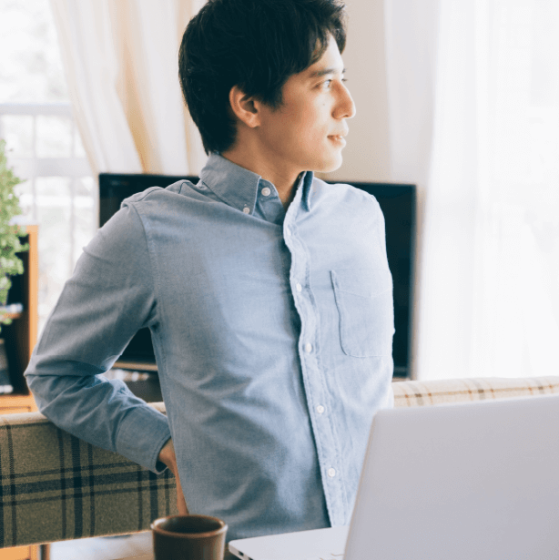仕事中はずっと同じ姿勢で、、